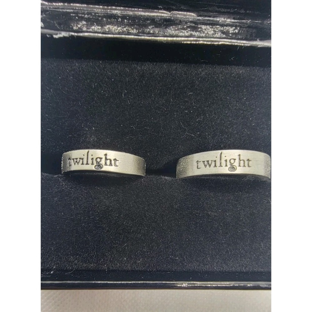 Twilight Lion And Lamb Rings RARE Wedding - Picture 6 of 8